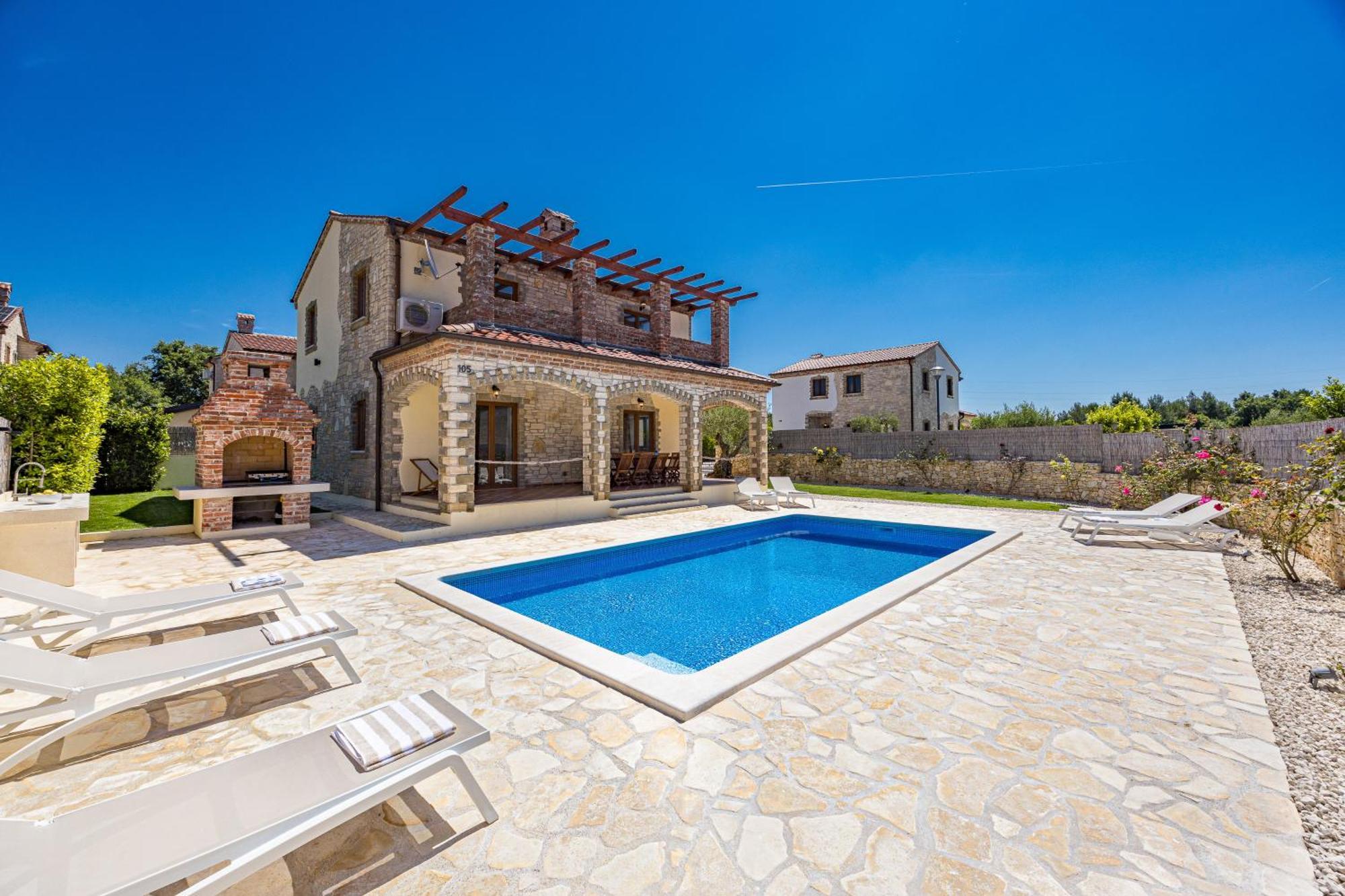 Villa Brioni With Pool By Rentistra Cabrunici Kültér fotó