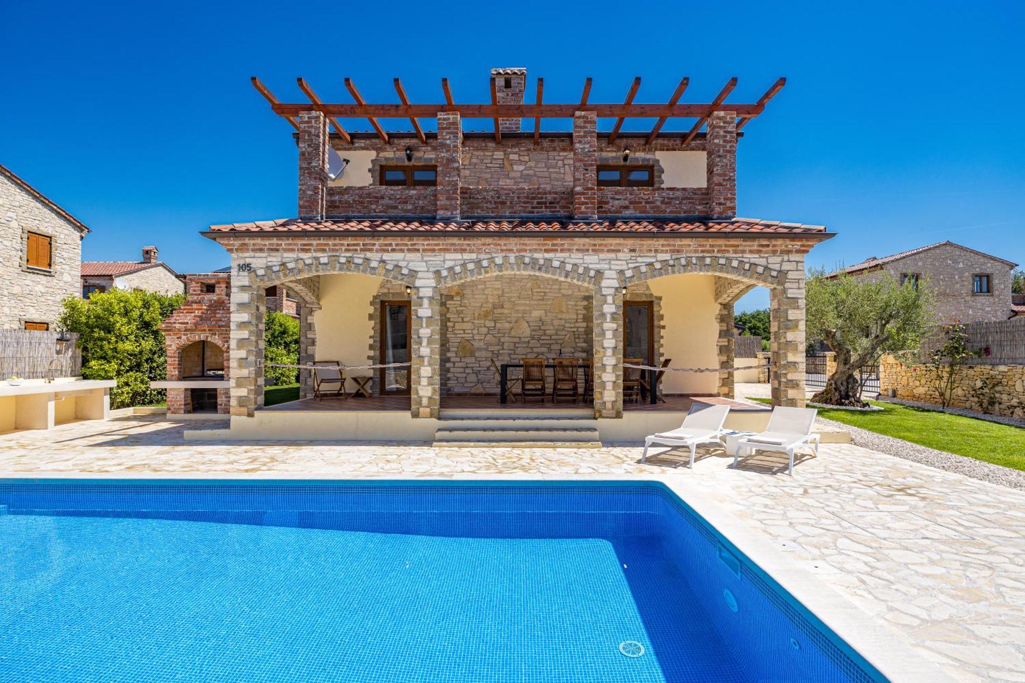 Villa Brioni With Pool By Rentistra Cabrunici Kültér fotó